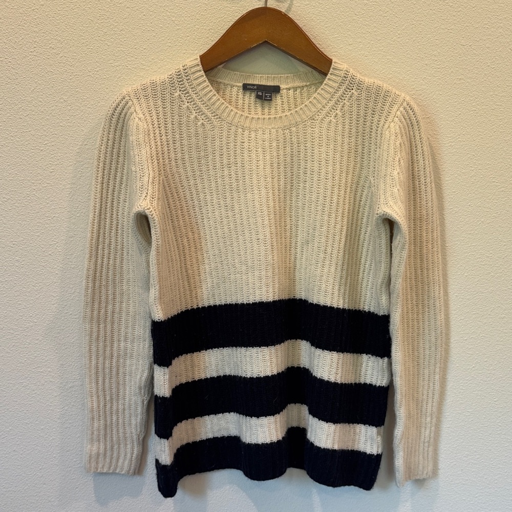 Vince Cashmere Women's Cream and Navy Striped Sweater
